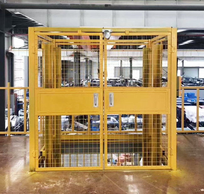 铜鼓智能导轨式升降机亮相